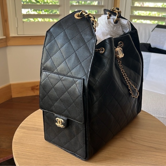 NEW✨ Chanel 25 Leather Hobo Bag Medium - Black - Picture 6 of 15